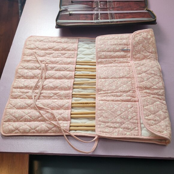Lovingly Used Knitting Needles Set In Vinyl & Cloth Cases - Picture 8 of 9